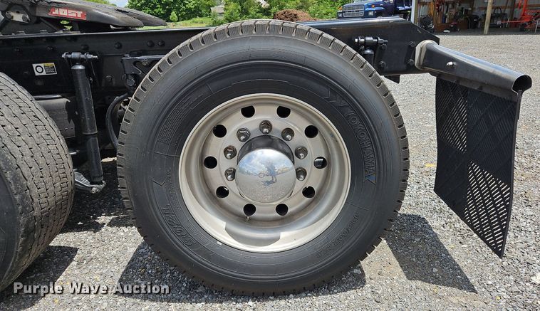 image for item OK9904 2020 Kenworth  T680 semi truck