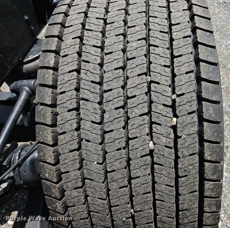 image for item OK9904 2020 Kenworth  T680 semi truck