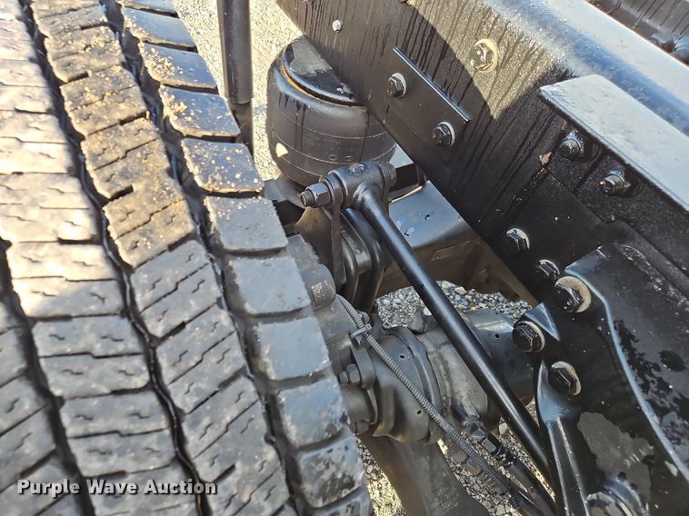 image for item OK9910 2020 Kenworth T680 semi truck