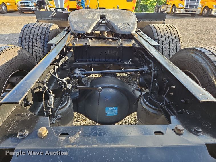 image for item OK9910 2020 Kenworth T680 semi truck