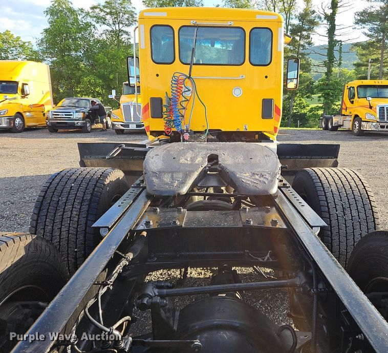 image for item OK9910 2020 Kenworth T680 semi truck