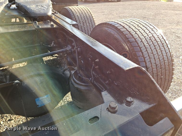 image for item OK9910 2020 Kenworth T680 semi truck