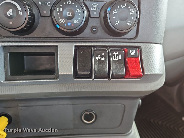 image for item OK9910 2020 Kenworth T680 semi truck