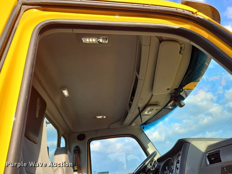 image for item OK9910 2020 Kenworth T680 semi truck