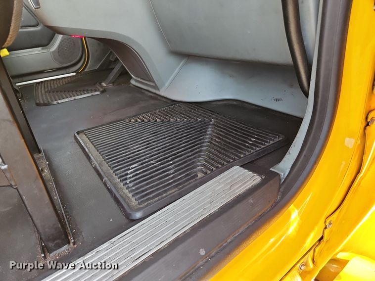 image for item OK9910 2020 Kenworth T680 semi truck