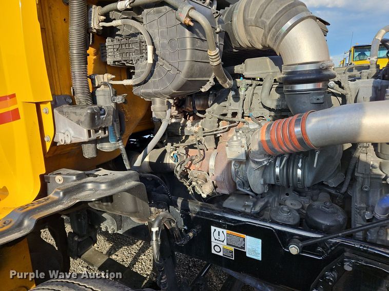 image for item OK9910 2020 Kenworth T680 semi truck