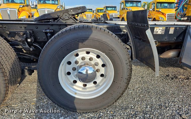 image for item OK9910 2020 Kenworth T680 semi truck