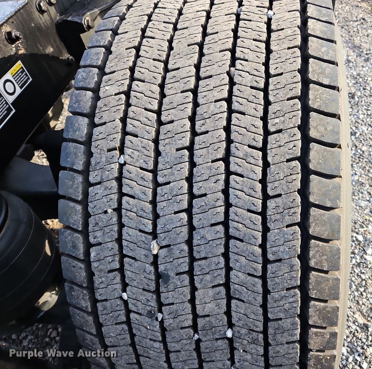 image for item OK9910 2020 Kenworth T680 semi truck