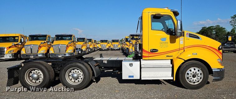 image for item OK9914 2020 Kenworth  T680 semi truck
