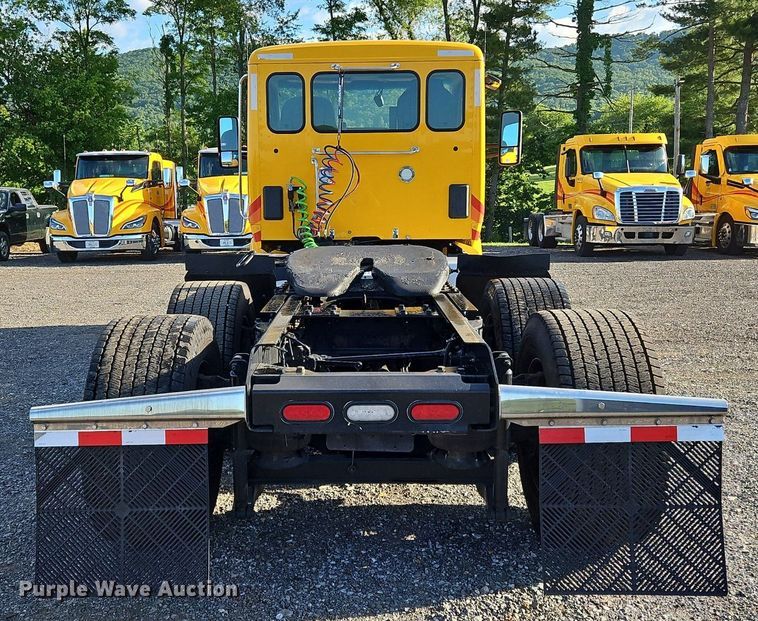 image for item OK9914 2020 Kenworth  T680 semi truck