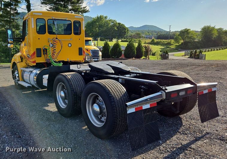 image for item OK9914 2020 Kenworth  T680 semi truck