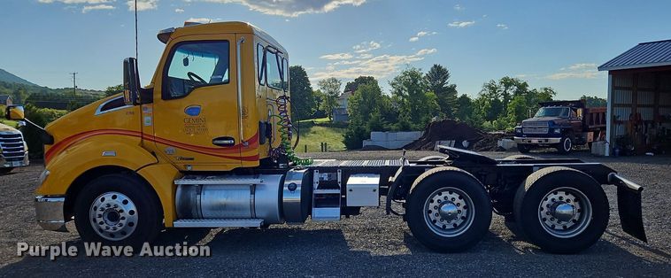 image for item OK9914 2020 Kenworth  T680 semi truck