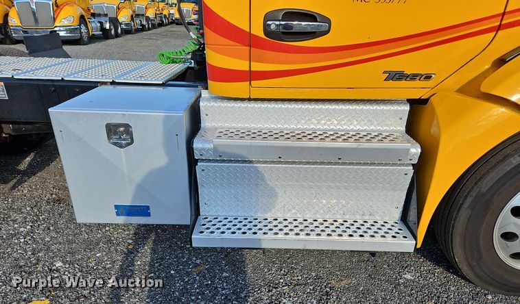 image for item OK9914 2020 Kenworth  T680 semi truck