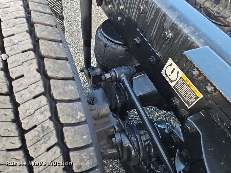 image for item OK9914 2020 Kenworth  T680 semi truck