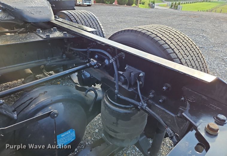 image for item OK9914 2020 Kenworth  T680 semi truck