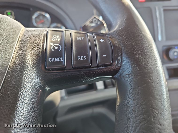 image for item OK9914 2020 Kenworth  T680 semi truck