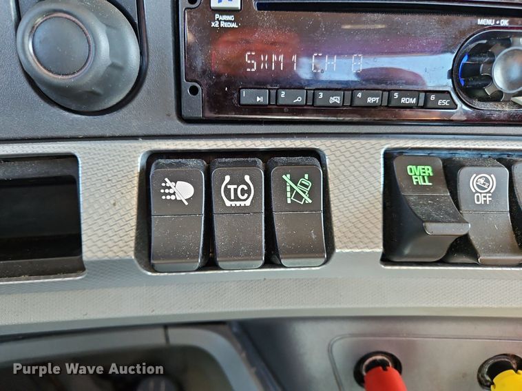 image for item OK9914 2020 Kenworth  T680 semi truck