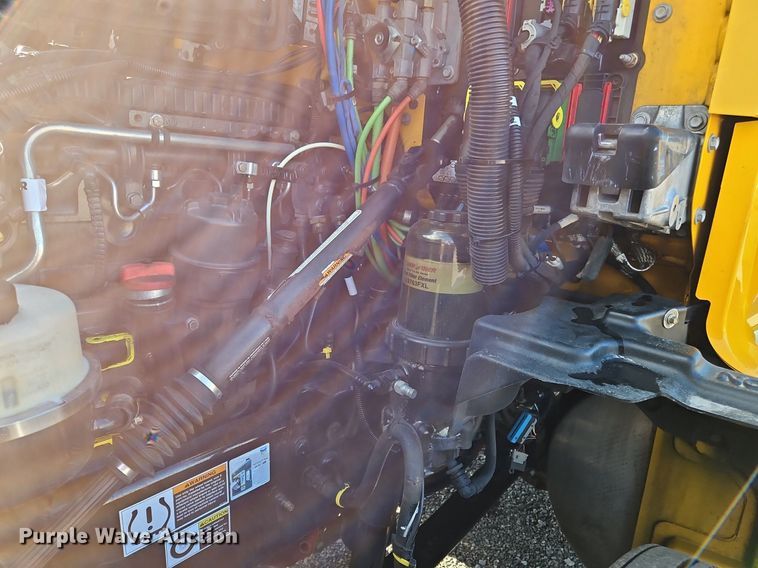 image for item OK9914 2020 Kenworth  T680 semi truck