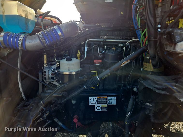 image for item OK9914 2020 Kenworth  T680 semi truck