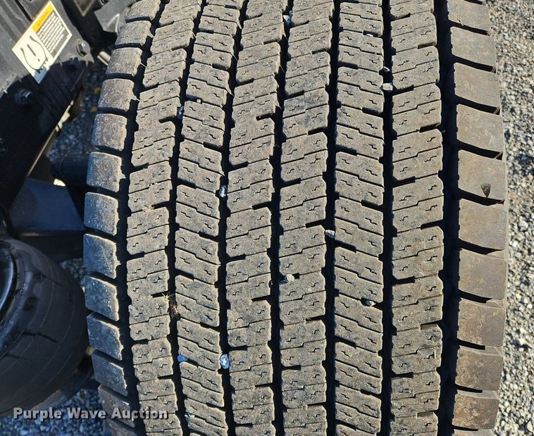 image for item OK9914 2020 Kenworth  T680 semi truck