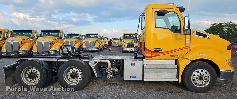 image for item OK9916 2020 Kenworth T680 semi truck