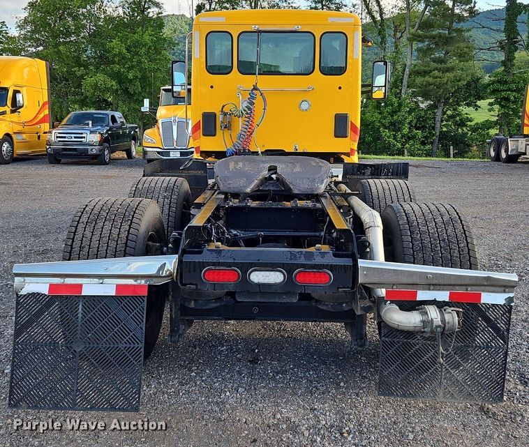 image for item OK9916 2020 Kenworth T680 semi truck