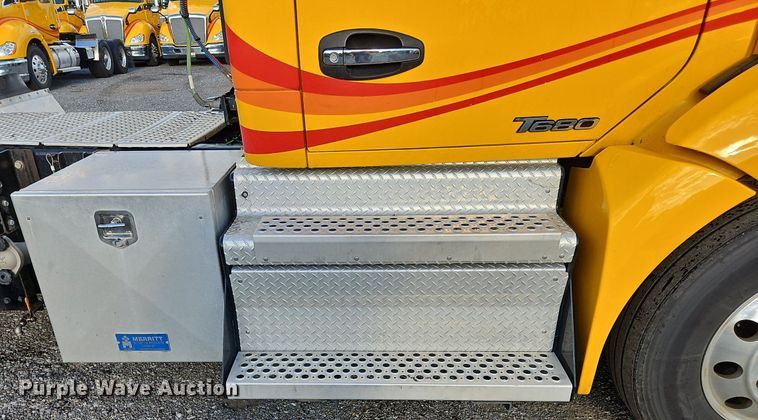 image for item OK9916 2020 Kenworth T680 semi truck