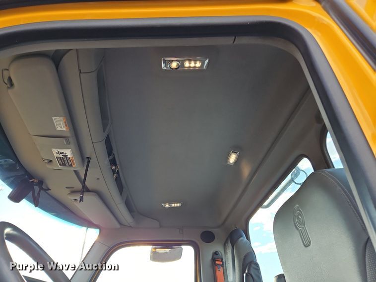 image for item OK9916 2020 Kenworth T680 semi truck