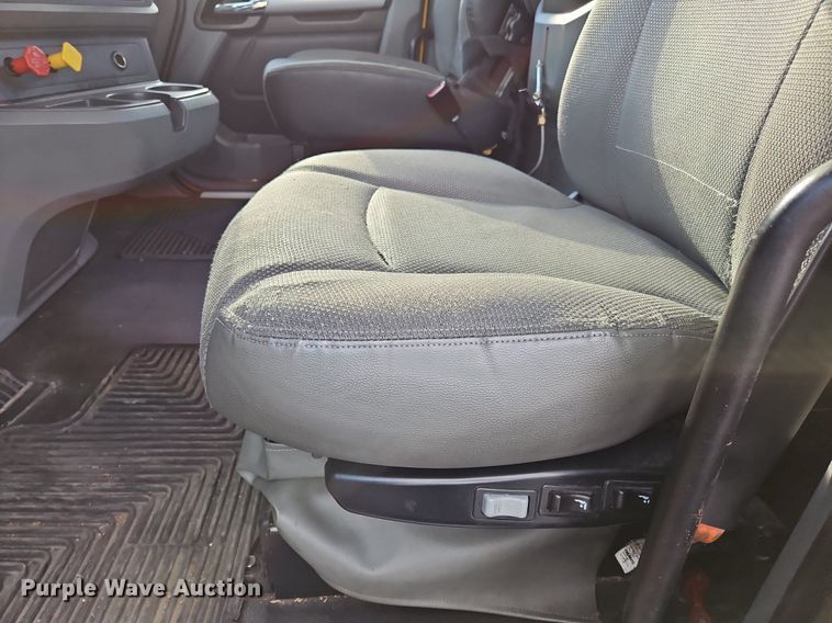 image for item OK9916 2020 Kenworth T680 semi truck