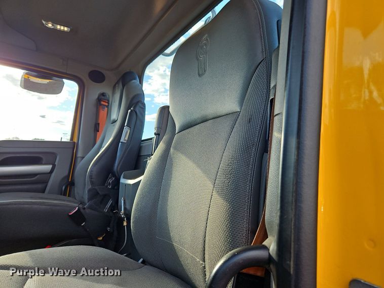 image for item OK9916 2020 Kenworth T680 semi truck