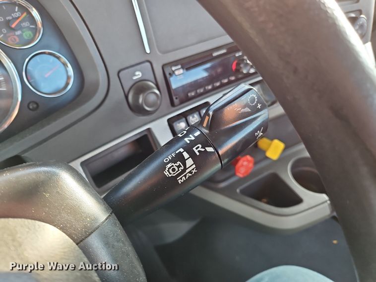 image for item OK9916 2020 Kenworth T680 semi truck