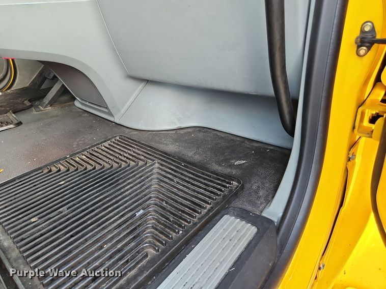 image for item OK9916 2020 Kenworth T680 semi truck