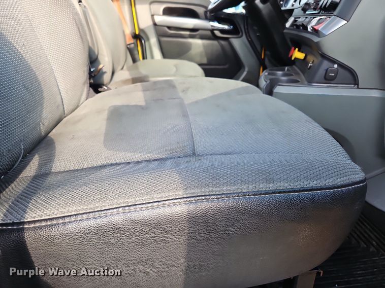 image for item OK9916 2020 Kenworth T680 semi truck