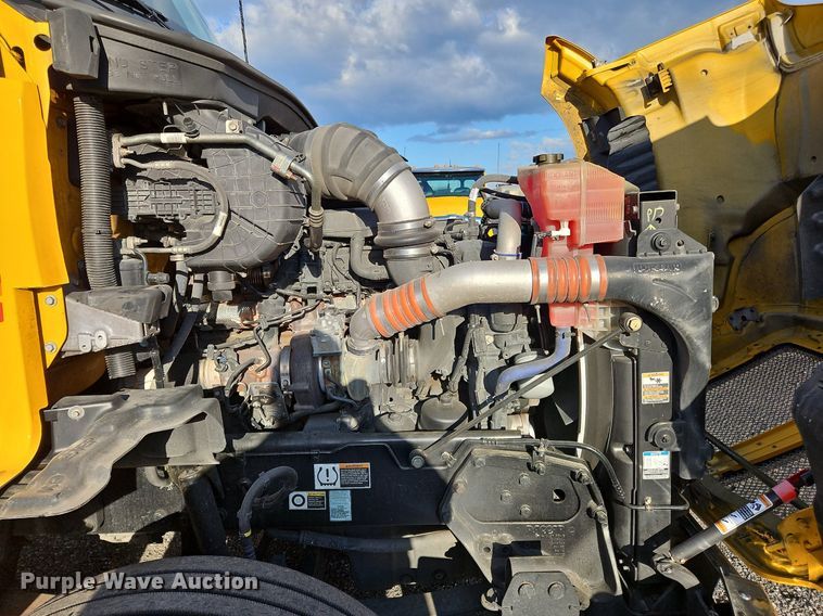 image for item OK9916 2020 Kenworth T680 semi truck