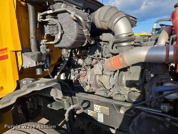 image for item OK9916 2020 Kenworth T680 semi truck