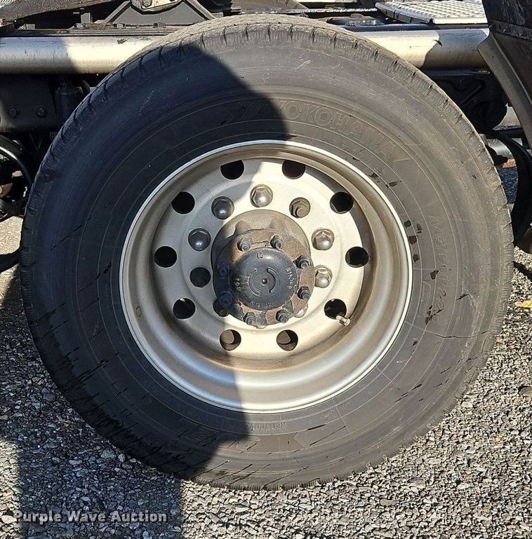 image for item OK9916 2020 Kenworth T680 semi truck