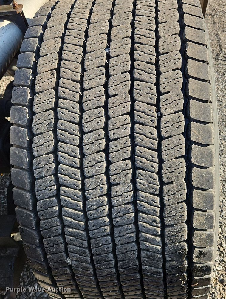 image for item OK9916 2020 Kenworth T680 semi truck