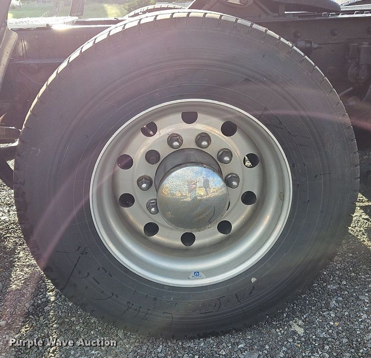 image for item OK9916 2020 Kenworth T680 semi truck