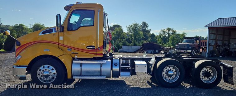 image for item OK9917 2020 Kenworth  T680 semi truck