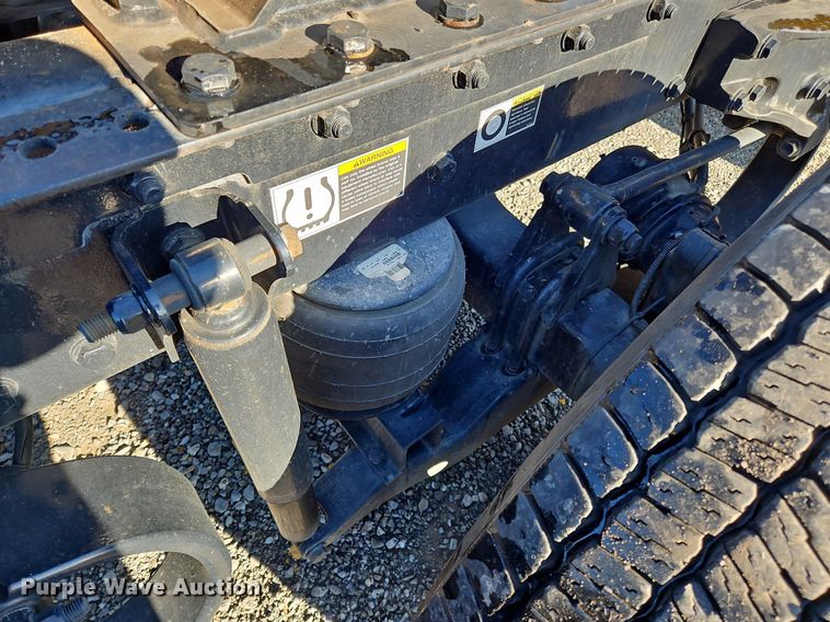 image for item OK9917 2020 Kenworth  T680 semi truck