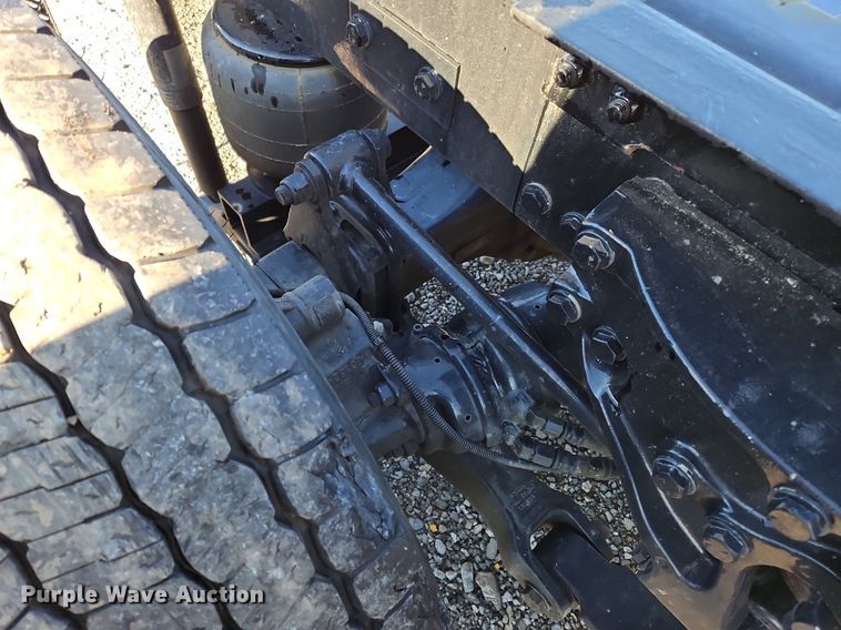 image for item OK9917 2020 Kenworth  T680 semi truck