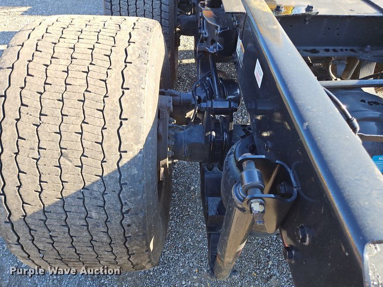 image for item OK9917 2020 Kenworth  T680 semi truck