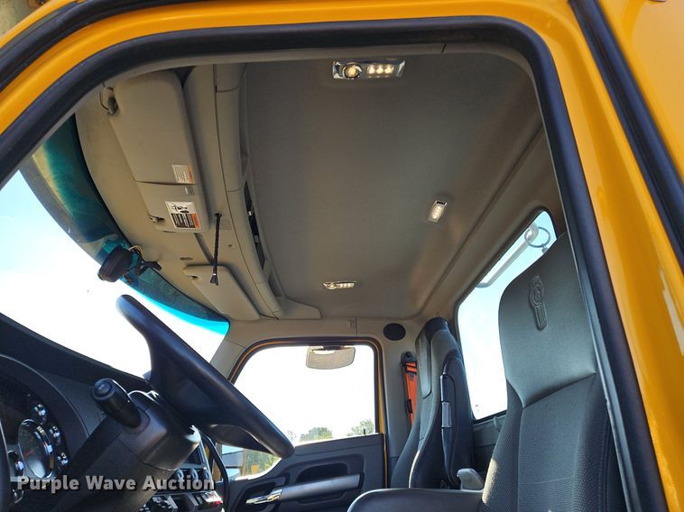 image for item OK9917 2020 Kenworth  T680 semi truck