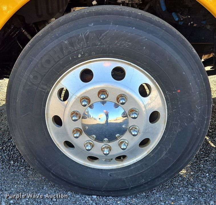 image for item OK9917 2020 Kenworth  T680 semi truck