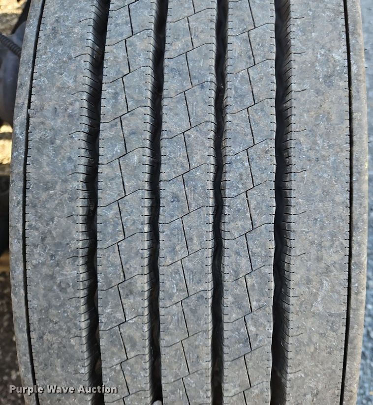 image for item OK9917 2020 Kenworth  T680 semi truck