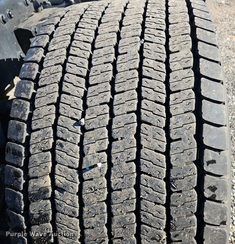 image for item OK9917 2020 Kenworth  T680 semi truck