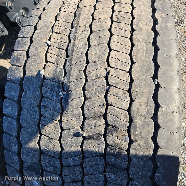 image for item OK9917 2020 Kenworth  T680 semi truck