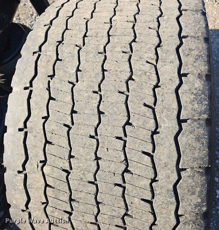 image for item OK9917 2020 Kenworth  T680 semi truck