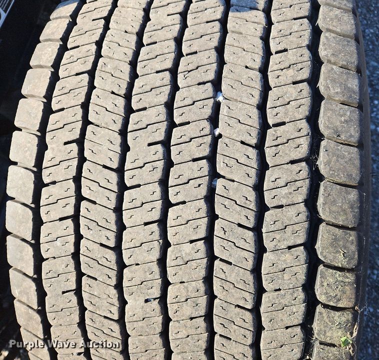 image for item OK9917 2020 Kenworth  T680 semi truck