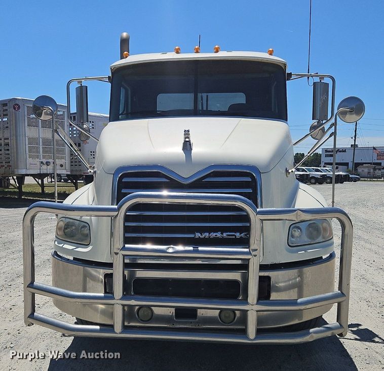 image for item OK9933 2012 Mack CXU semi truck